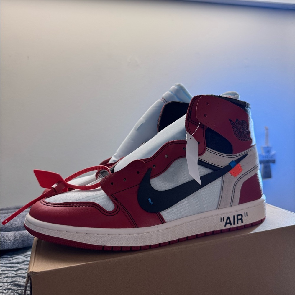 COPY - Off white Jordan “Chicago” SIZE 12